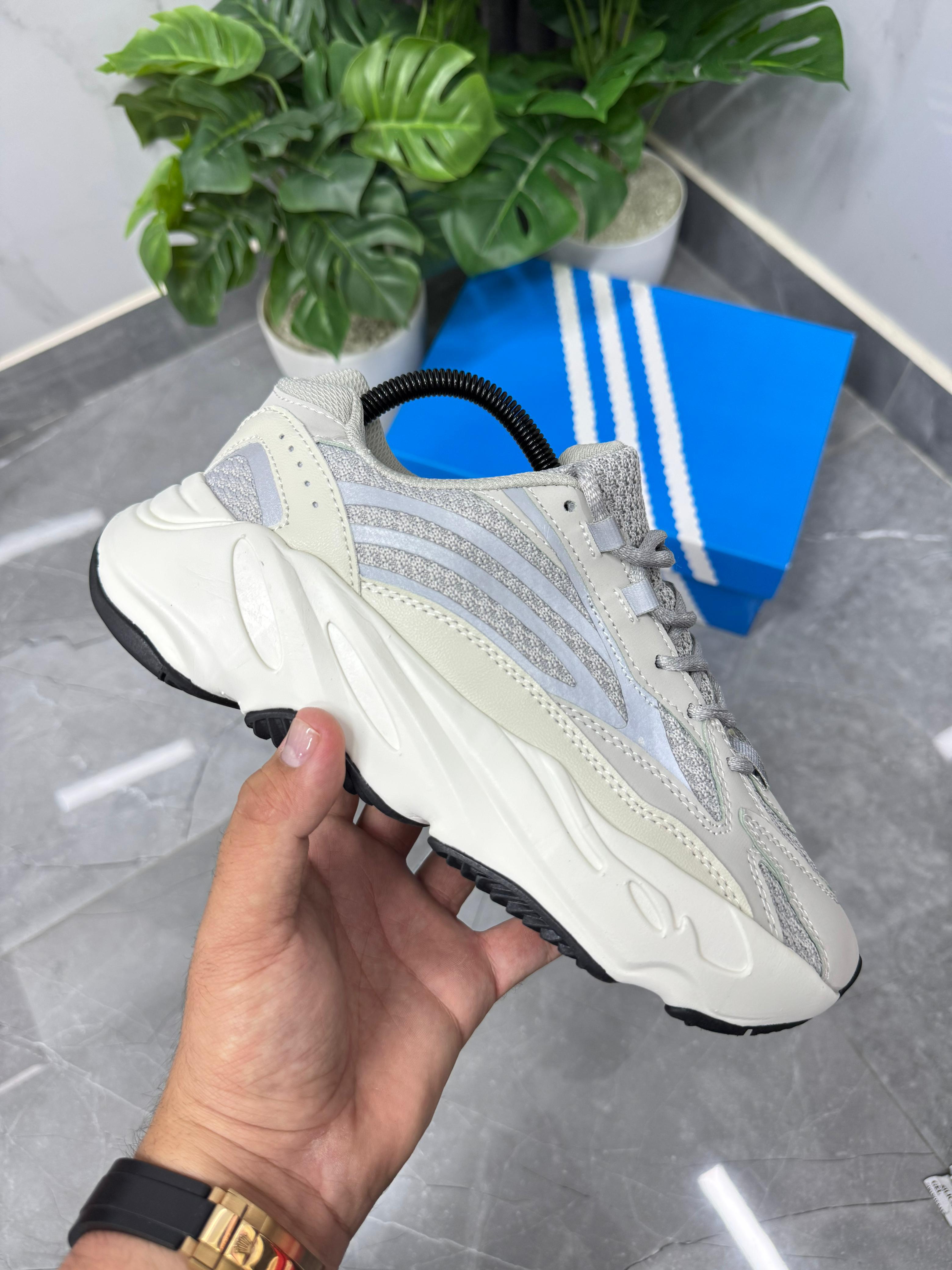 ADIDAS YEZZY 350