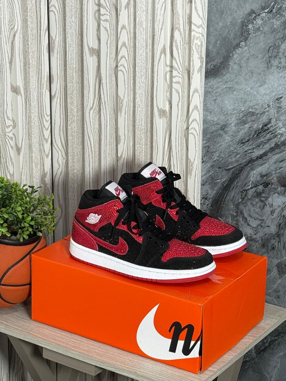 JORDAN RETRO 1 DIAMANTE